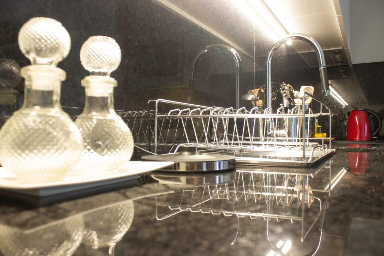 Bright Downtown Apartment Porto Bagian luar foto